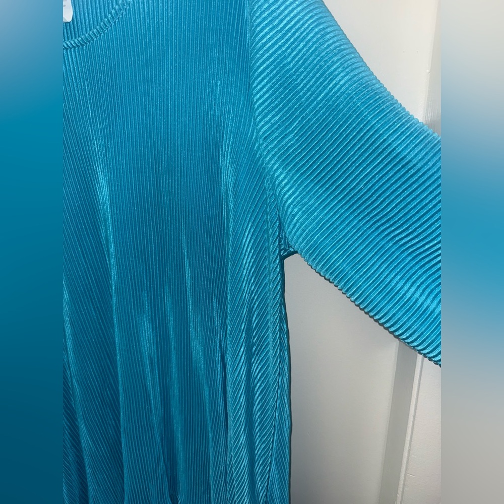 Blue Top and Floral Skirt Set - Picture 4 of 5